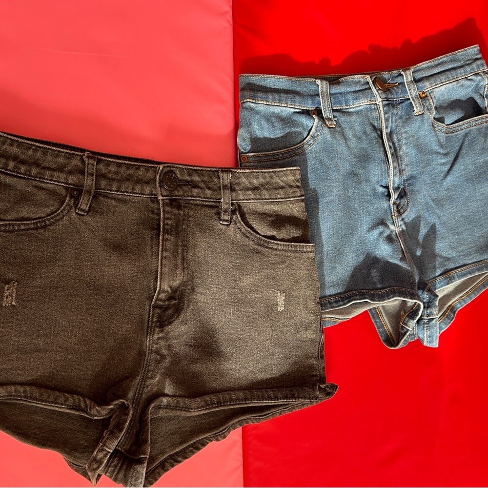 BDG Pin Up Super High Rise Shorts - 2 pairs size 28